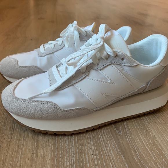 Women’s New Balance 237 runners (new) - Picture 1 of 3